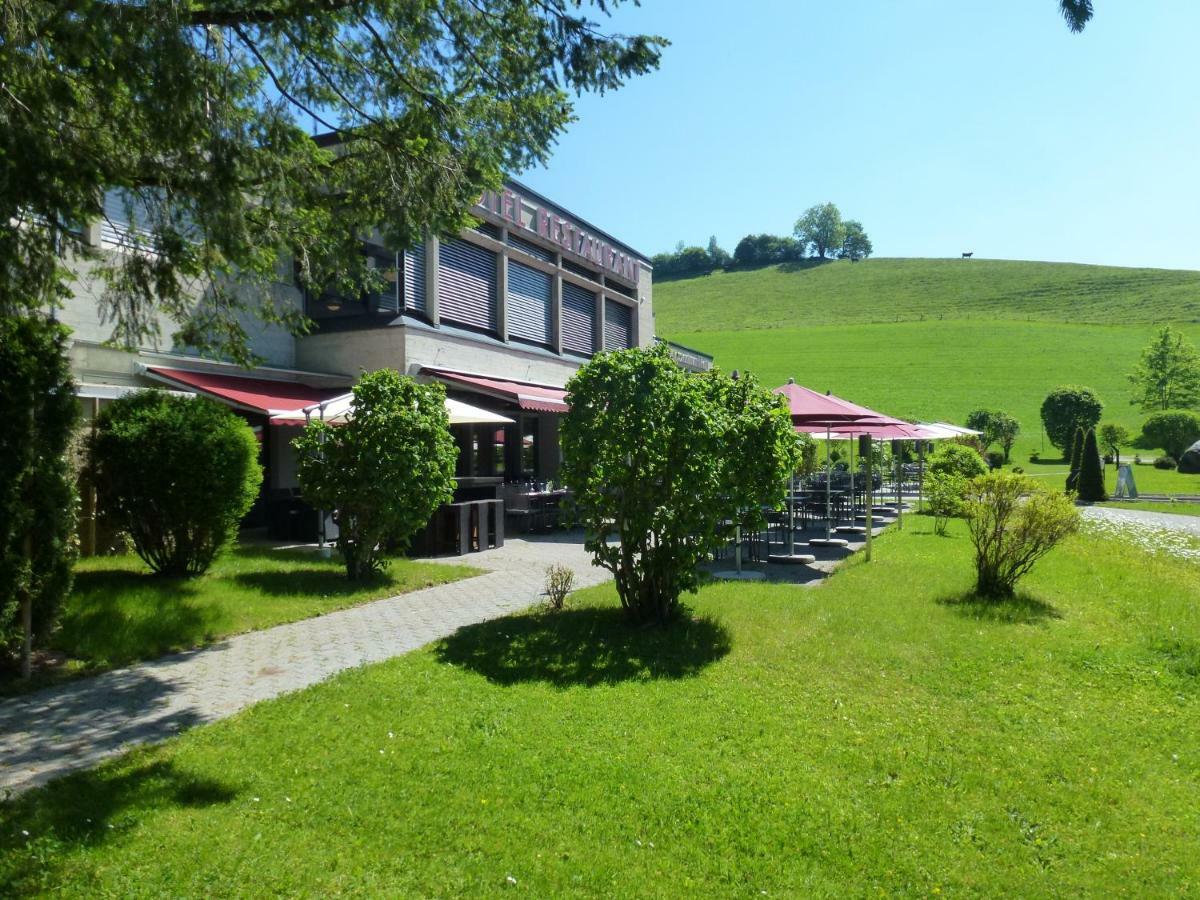 Hotel & Bildungszentrum Matt Schwarzenberg Exterior foto